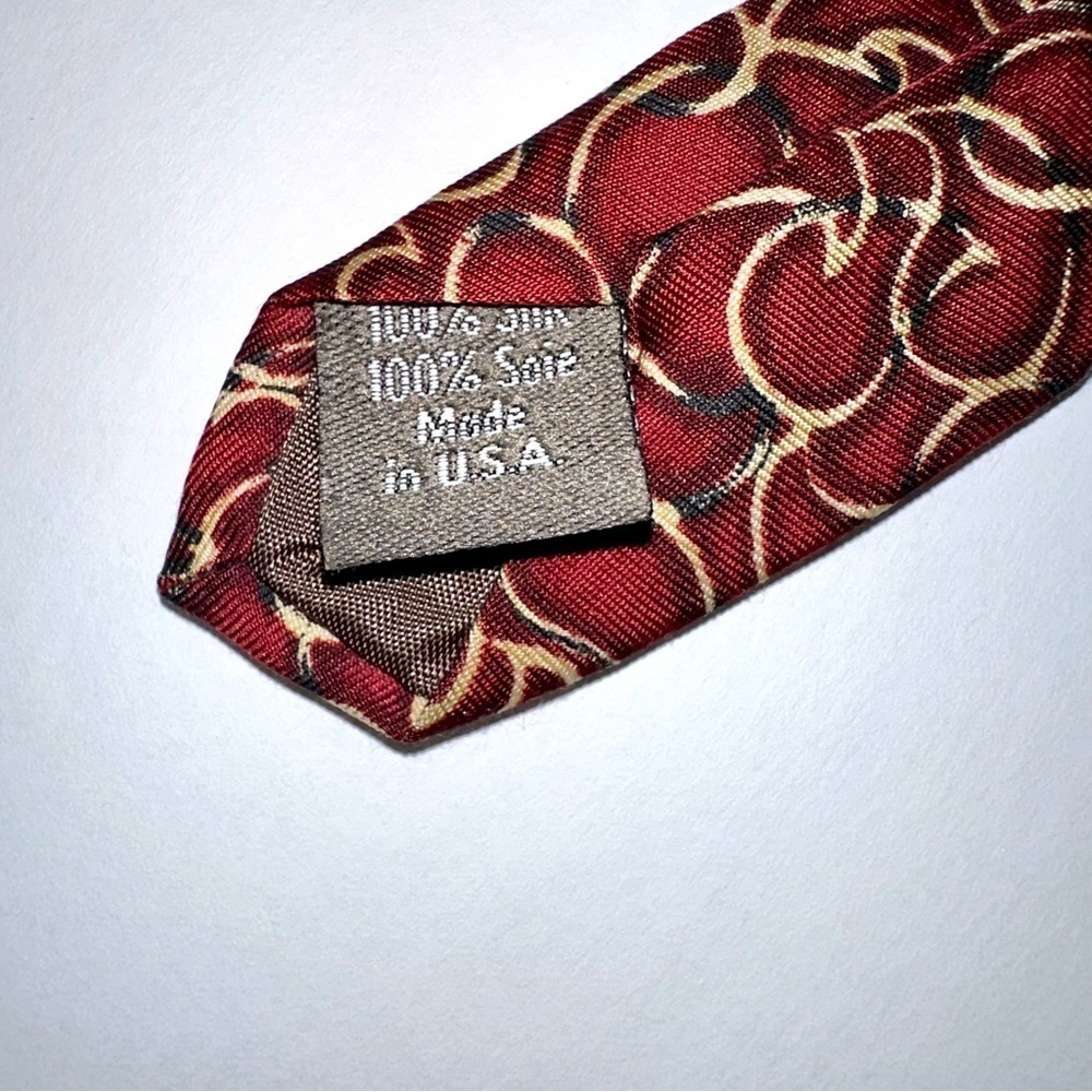 Calvin Klein Red Print 100% Silk Tie O/S - Picture 3 of 5